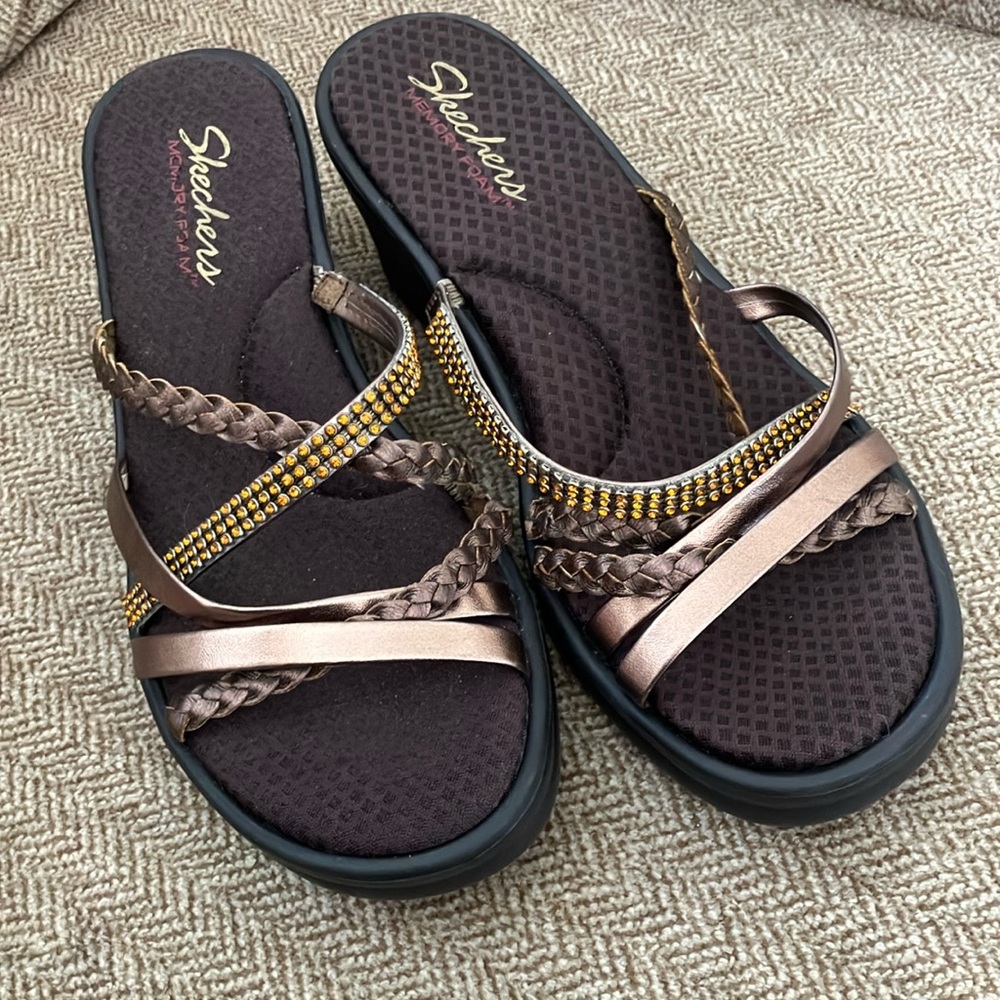 Ladies sketcher sandals